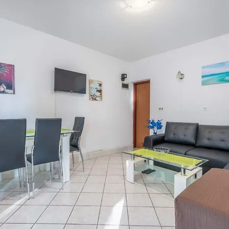 Апартаменти House Lucija