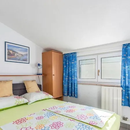 House Lucija Апартаменти *